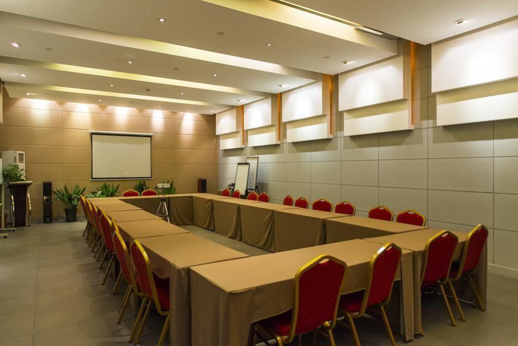 Jinjiang - Jintai Road Subway Station Hotel 2*